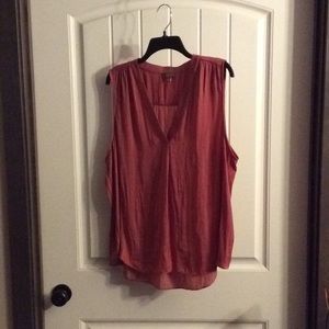 Women's VINCE CAMUTO sleeveless blouse XL